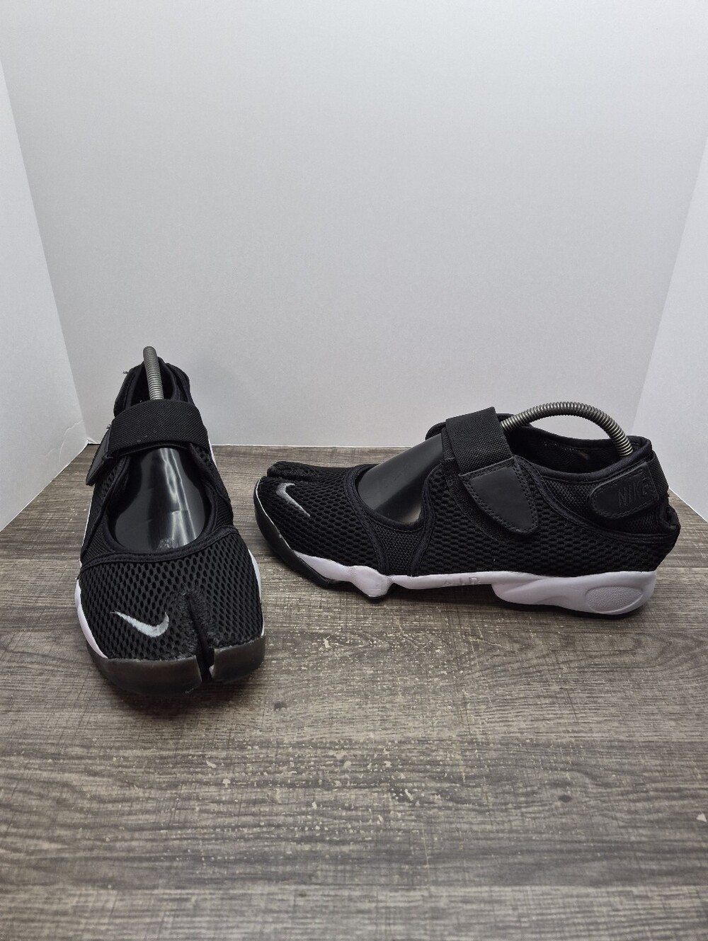Nike Air Rift BR Breeze Black White Shoes Sneakers Womens Size 12
